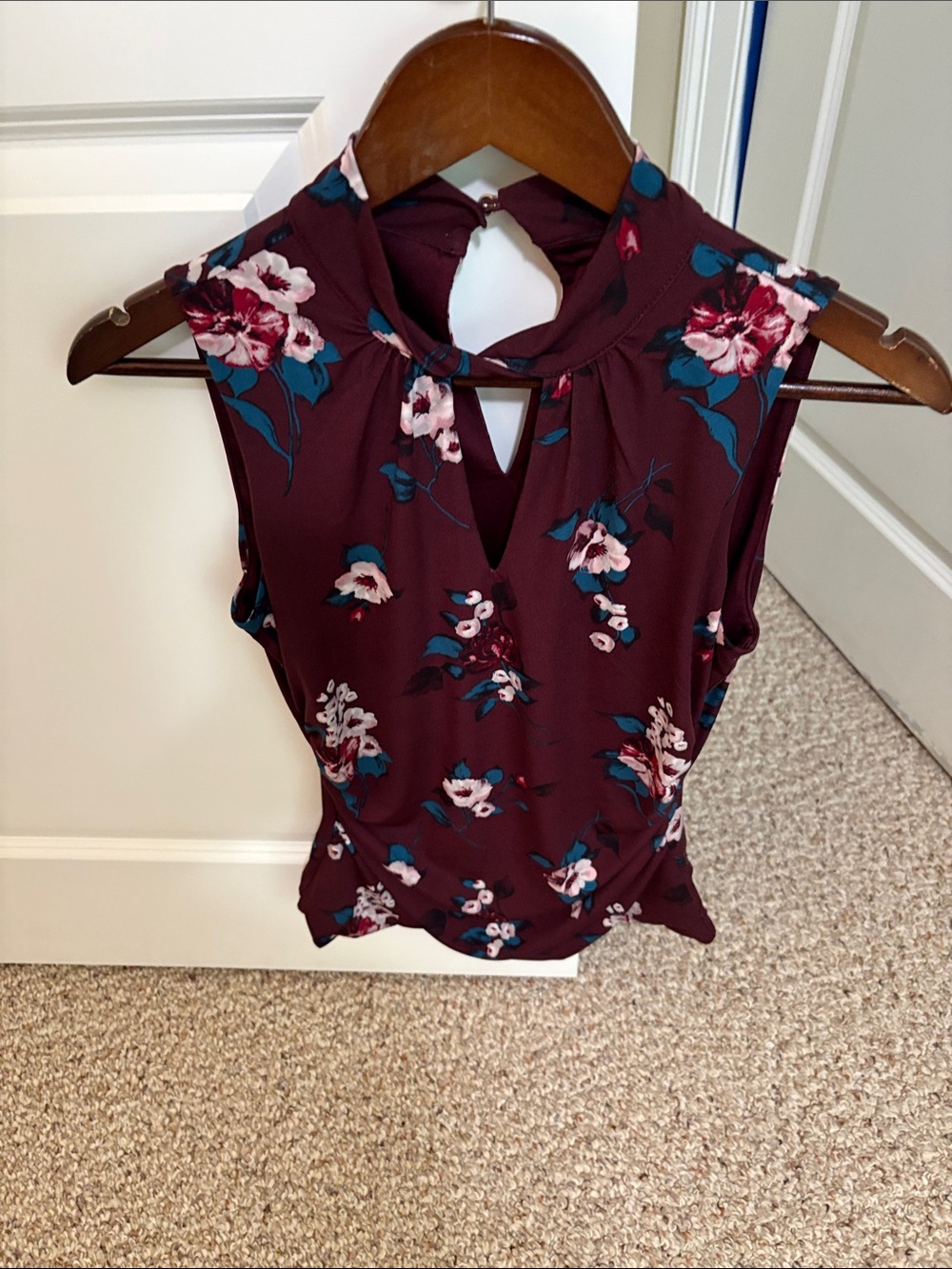 White House Black Market Burgundy Floral Sleeveless Keyhole Camisole